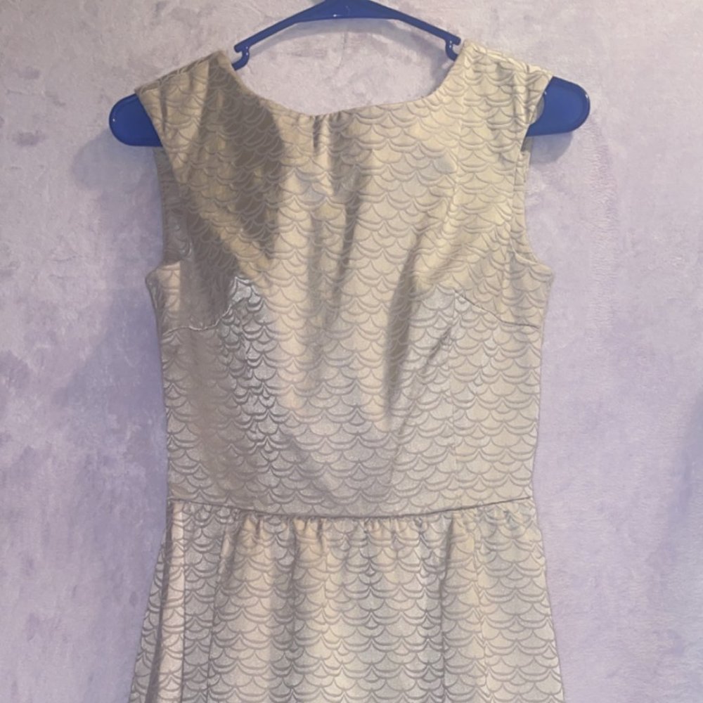 H&M dress size 6 item 084